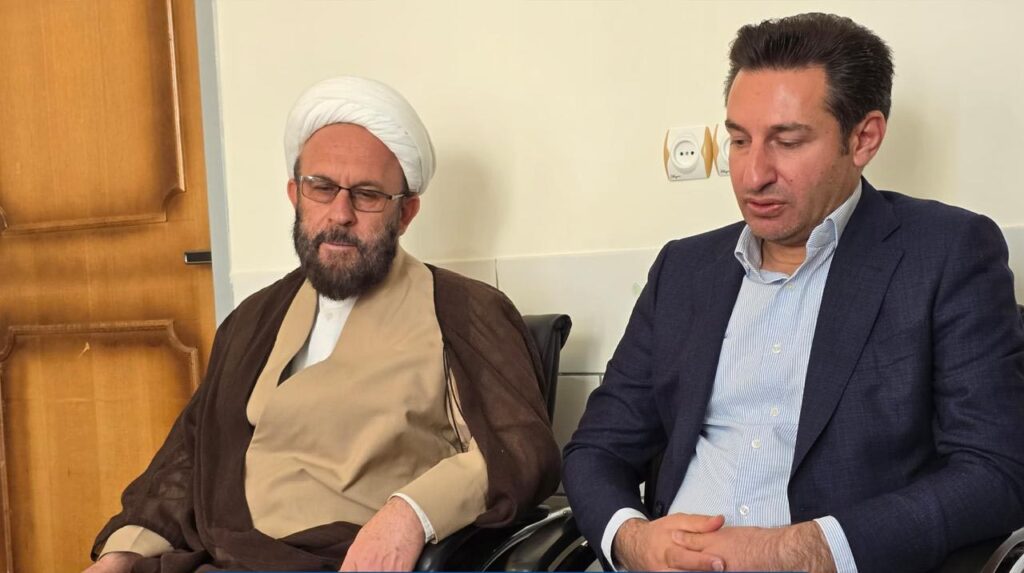 دیدار مهندس عطایی پور مدیرعامل محترم فولاد مشیز بردسیر با امام جمعه محترم شهر بردسیر حجتالاسلام والمسلمین کرمانی انجام شد دیدار مهندس عطایی پور مدیرعامل محترم فولاد مشیز بردسیر با امام جمعه محترم شهر بردسیر حجتالاسلام والمسلمین کرمانی انجام شد