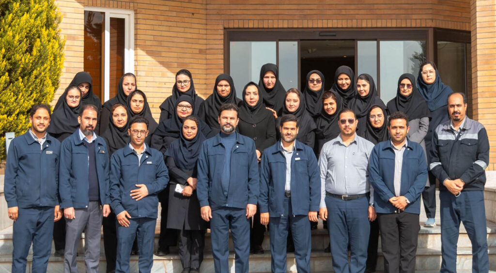 تقدیر از بانوان فولاد مشیز بردسیر